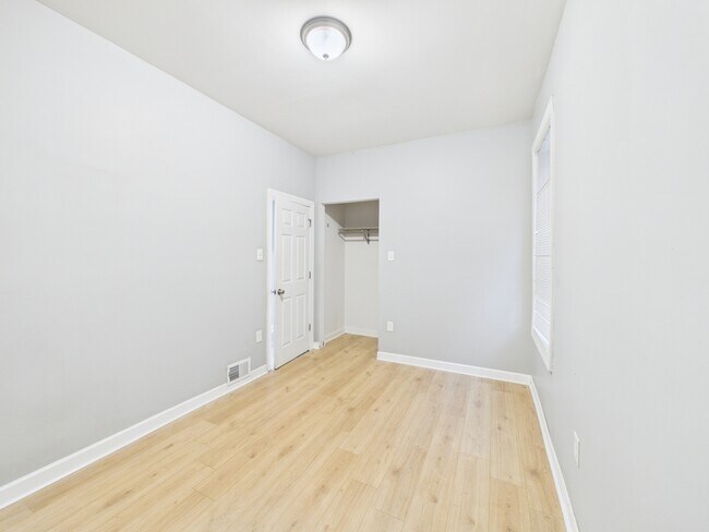 Foto del edificio - 6639 S Bishop St