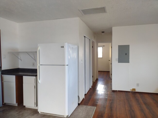 Foto del edificio - 2 bedroom 1 bath with Kaimuki ocean view