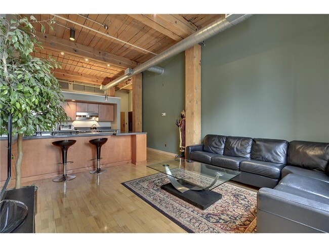 Building Photo - 210 N 2nd St