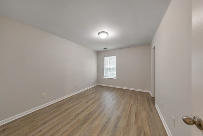 Foto del edificio - 2830 Mayfair Dr