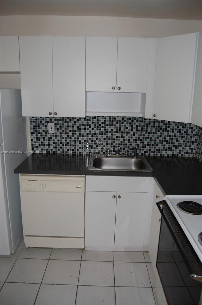 Foto del edificio - 1334 Collins Ave