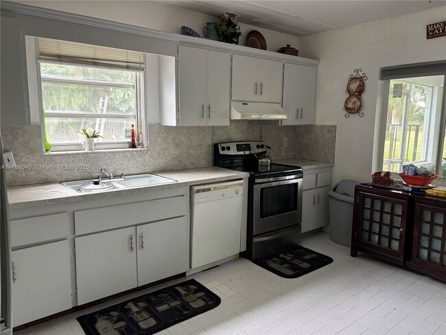 Building Photo - 4609 Bayberry Ln