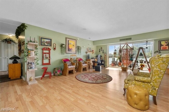 Building Photo - 1 br, 1 bath Condo - 1 Crawford Pkwy Apt 405