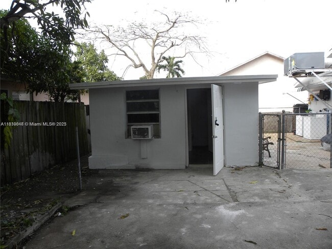 Foto del edificio - 214 NW 49th Ave