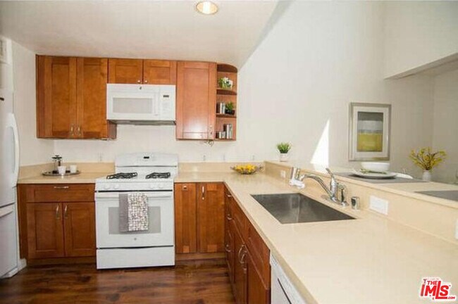 Foto del edificio - 13200 Pacific Promenade