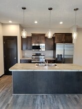 Building Photo - 9402 W Dolores Dr