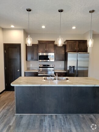 Building Photo - 9402 W Dolores Dr