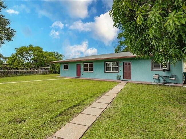 Foto del edificio - 5201 NW 17th Ct