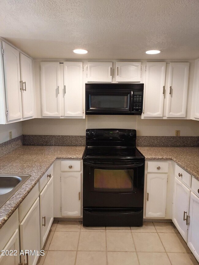 Foto del edificio - 8215 N 21st Dr