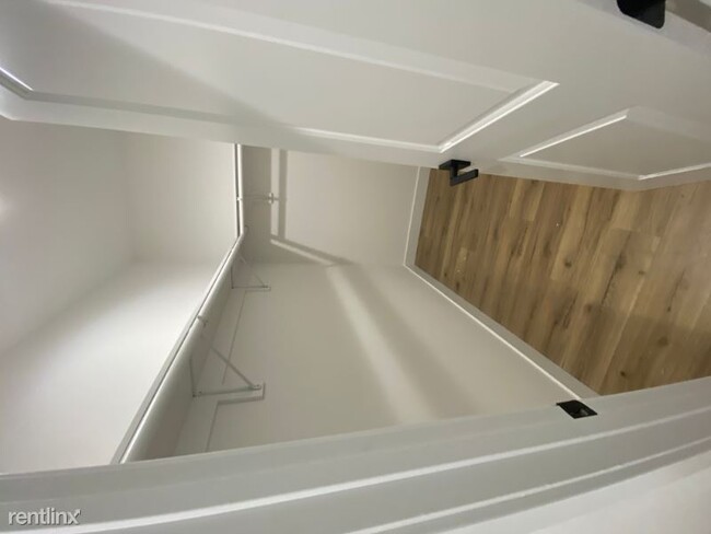 Foto del edificio - 3 br, 2 bath Apartment - 107 E Indigo St