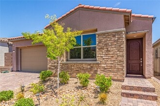 Building Photo - 298 Nine Mile Creek Dr