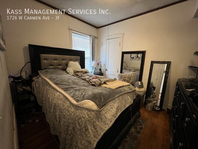 Foto del edificio - 1726 W Carmen Ave