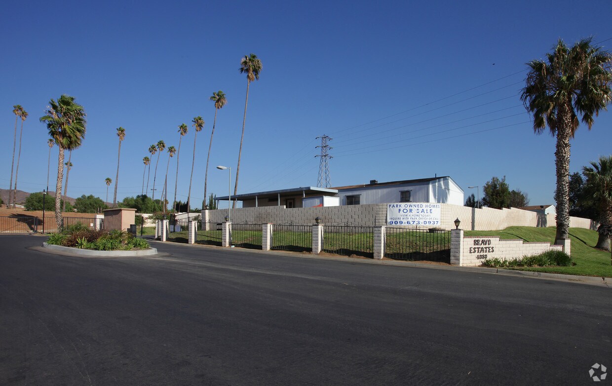 Building Photo - Bravo Estates