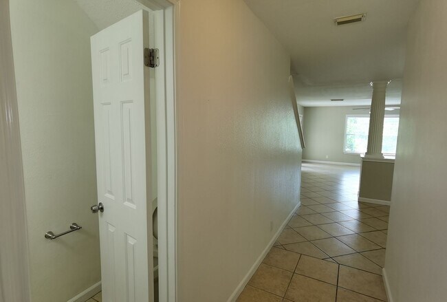 Building Photo - Kenton Place 4 bedroom 2.5 bath ready for ...