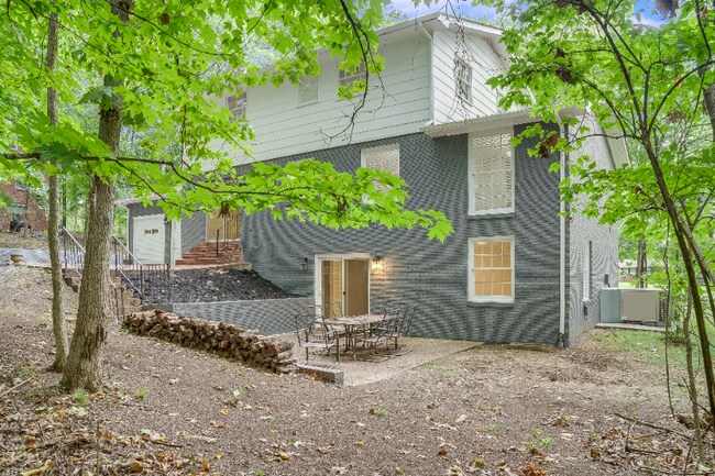 Building Photo - 106 Lee Ct
