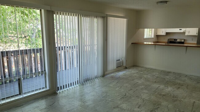 Foto del edificio - 3075 Berrum Pl