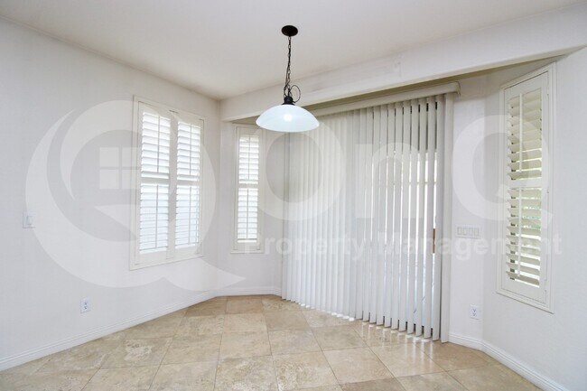 Foto del edificio - 321 N Cottonwood St