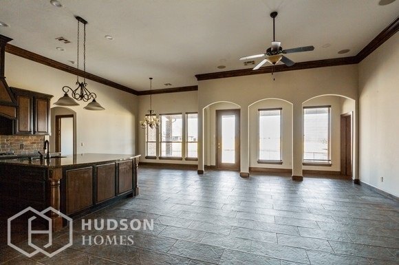 Foto del edificio - NOW AVAILABLE! - 14817 Rochefort Lane, Yuk...