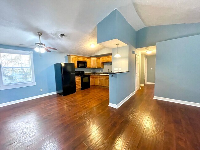 Foto del edificio - 3 Bedroom home for rent in a Great Neighbo...