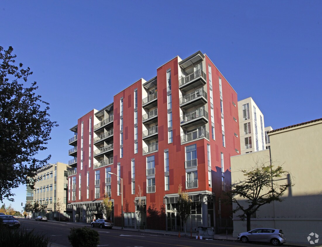 Uptown Place Apartments Oakland, CA