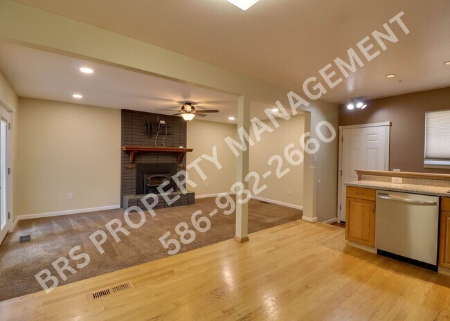 Foto del edificio - Charming 3 Bedroom 1.5 Bathroom Ranch.