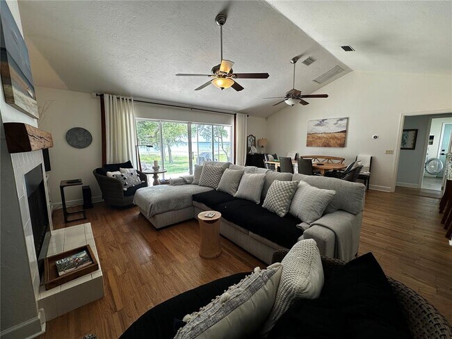 Foto del edificio - 12595 SE Sunset Harbor Rd