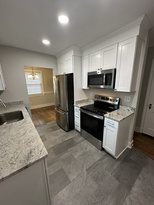 Foto del edificio - 5004 Patterson Ave