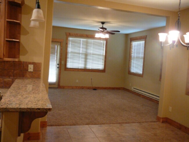 Building Photo - 3 BR/2 BA Ground- Floor Condo Just Minutes...