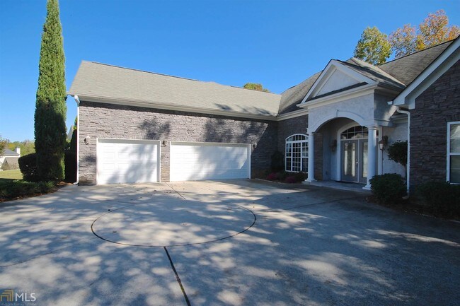 Building Photo - 215 Otter Cir