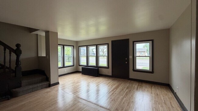 Foto del edificio - 1019 Bemidji Ave N