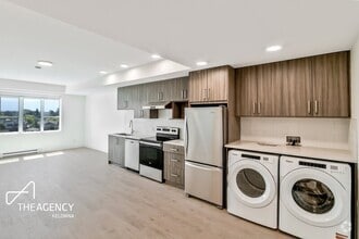Building Photo - 1036 Coronation Ave