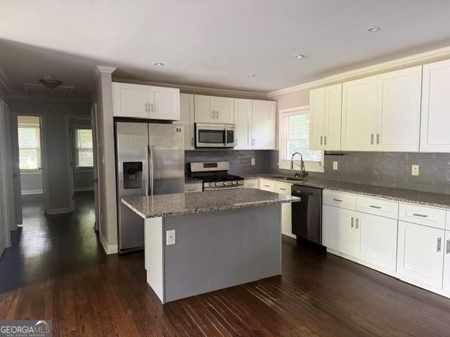Building Photo - 3155 Beech Dr