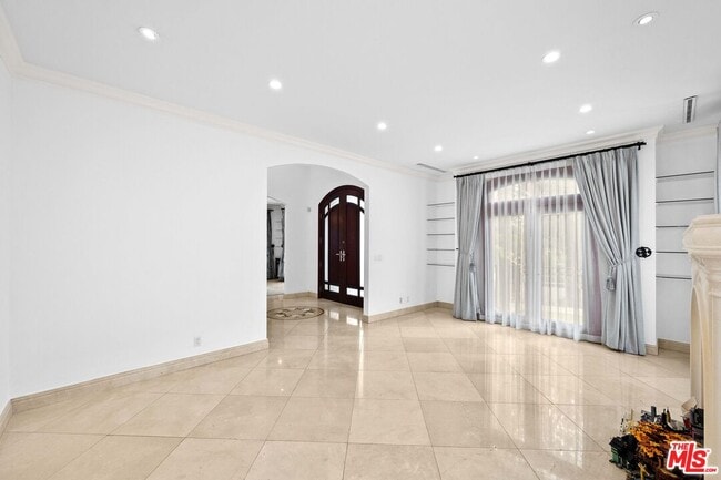 Foto del edificio - 9033 Cresta Dr