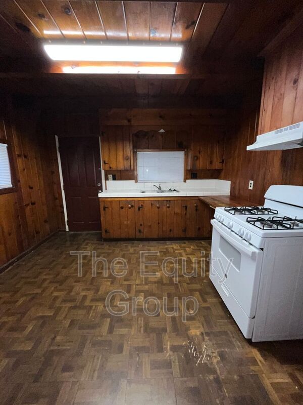 Building Photo - 207 S Linwood Ave