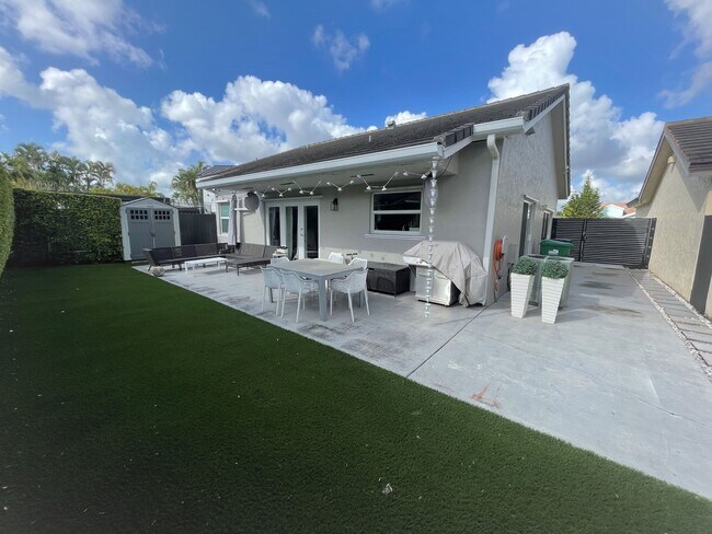 Building Photo - 1103 NW 133rd Ct