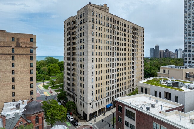 Aerial Photo - 2000 N Lincoln Park W