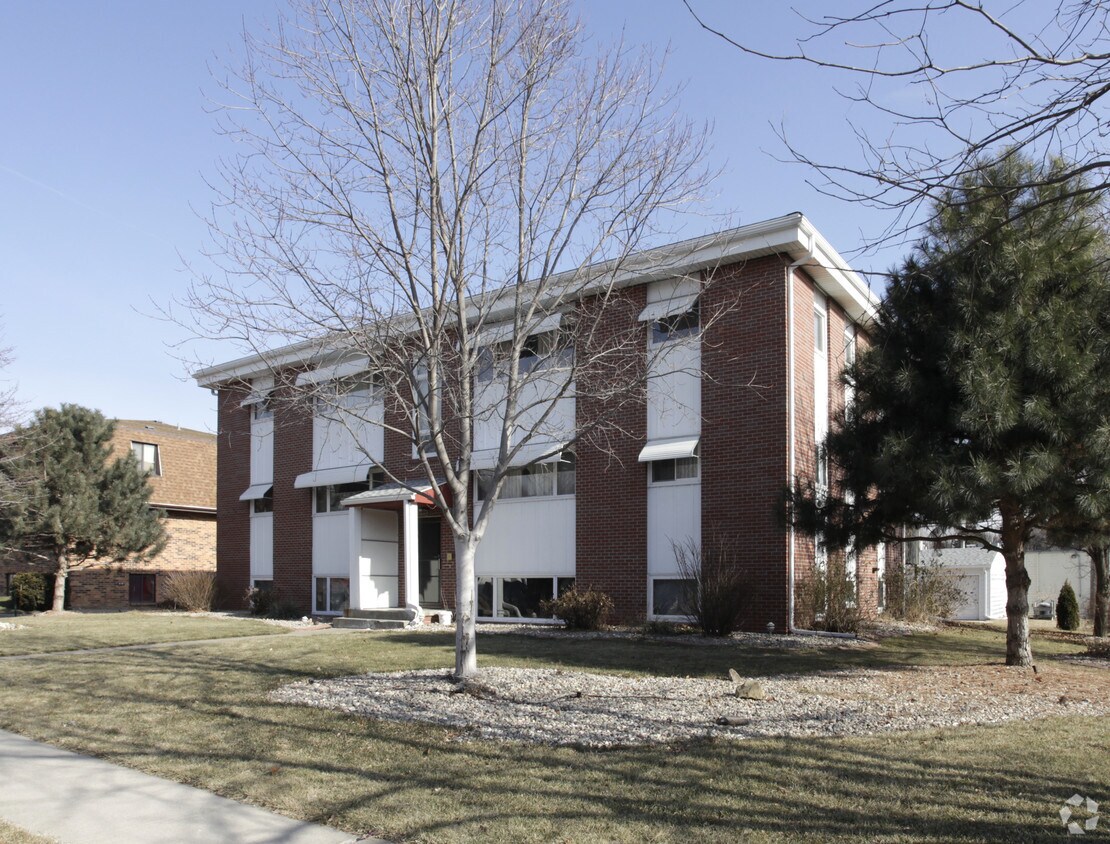 2655 N 93rd St, Omaha, NE 68134 Apartments Omaha, NE