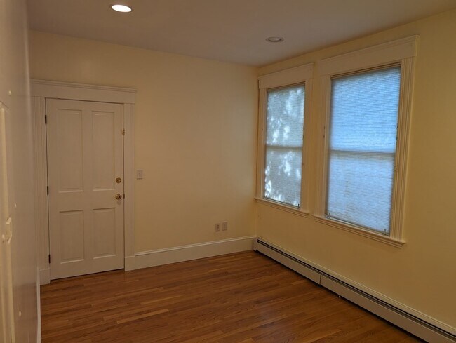 Building Photo - 4 Termine Ave