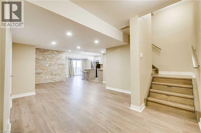 Building Photo - 196 Lena Crescent