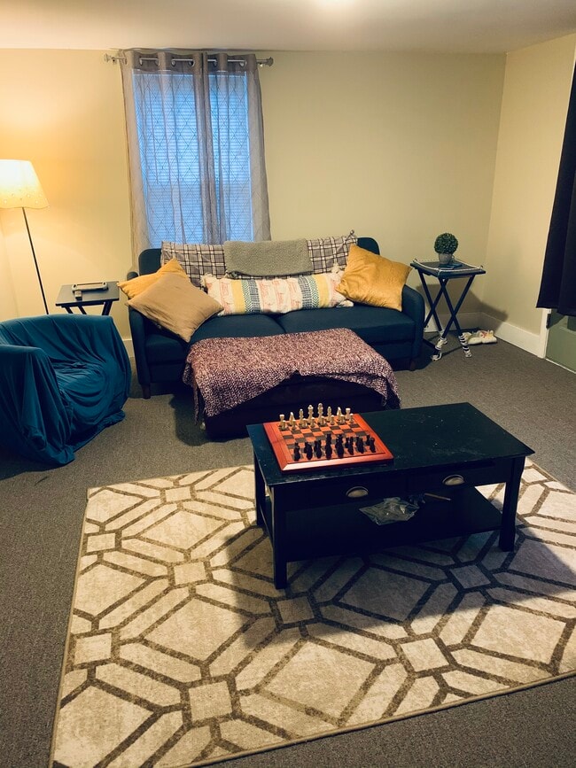 Living room - 218 Sandhill Rd