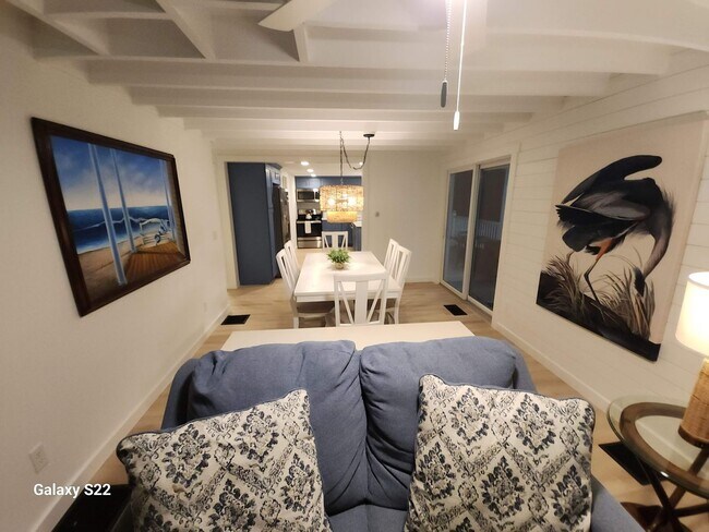 Foto del edificio - Beautiful Coastal Cottage with Water Views...