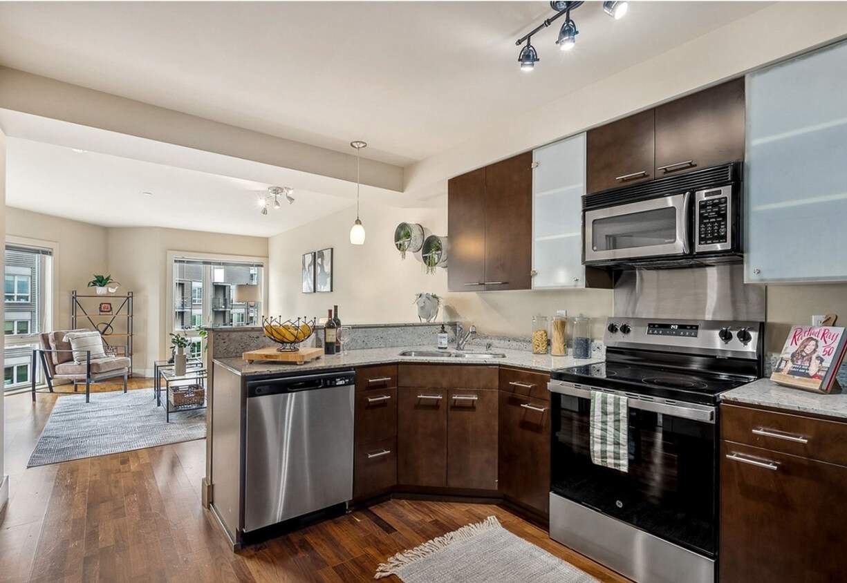 Primary Photo - Stunning 1 bed condo in desirable Belltown...