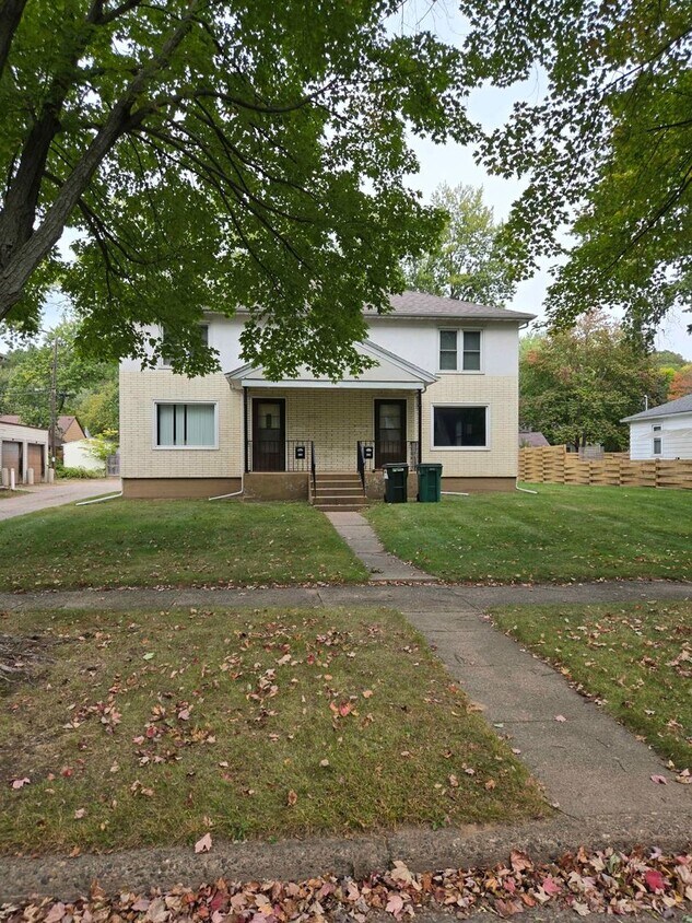 Primary Photo - 626-628 Ripley Ave
