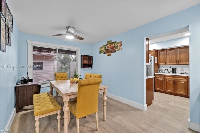 Foto del edificio - 3 br, 2 bath Townhome - 607 Village Lake Dr
