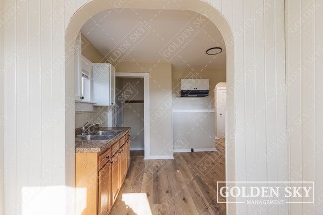 Foto del edificio - 4613 S Madison St