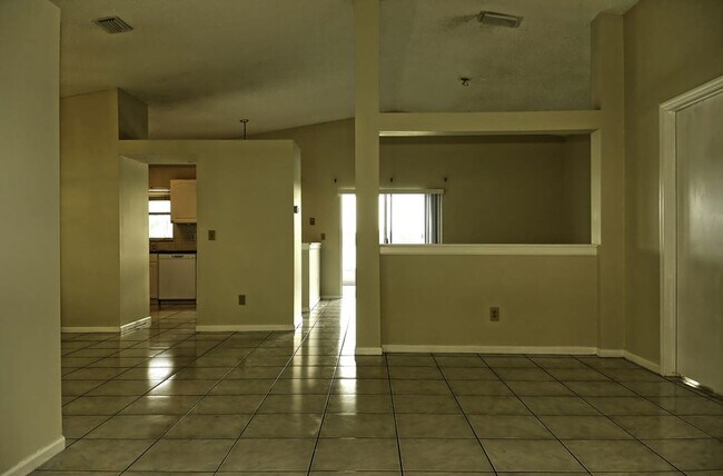 Foto del edificio - Single Family Home in Hunters Creek