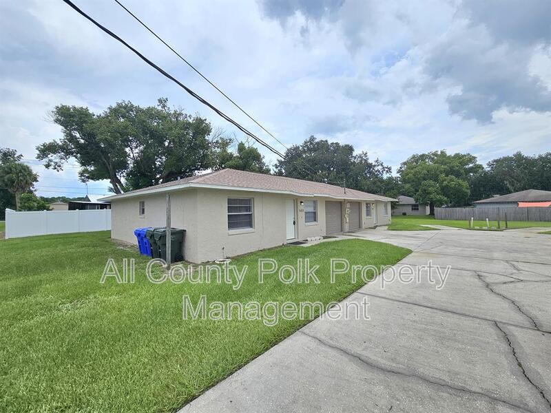 Primary Photo - 5423 N Orange Ave