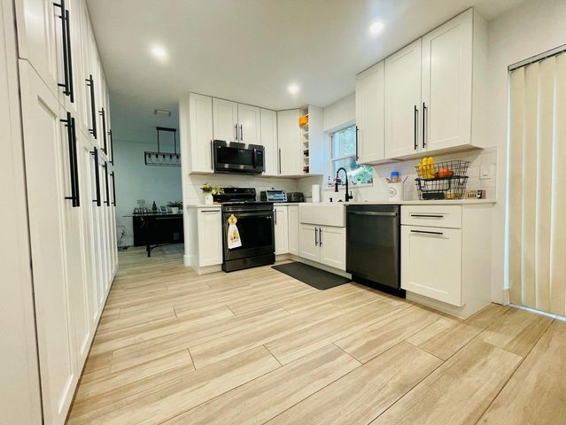 Foto del edificio - 4231 NW 1st Dr