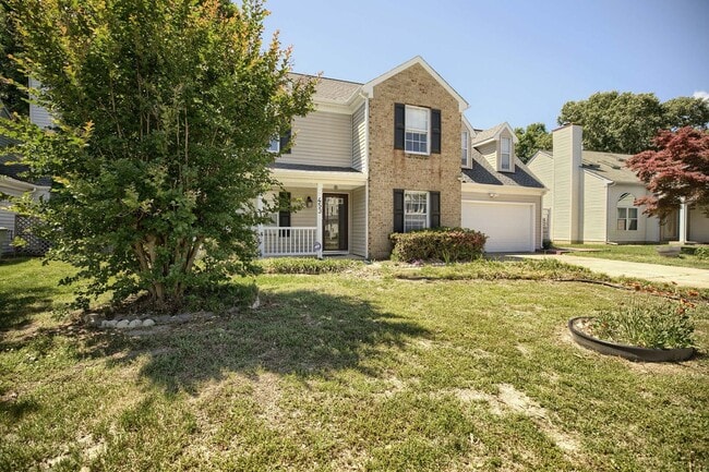 Foto del edificio - For more information contact Sabrina Thomas at 757-767-0767