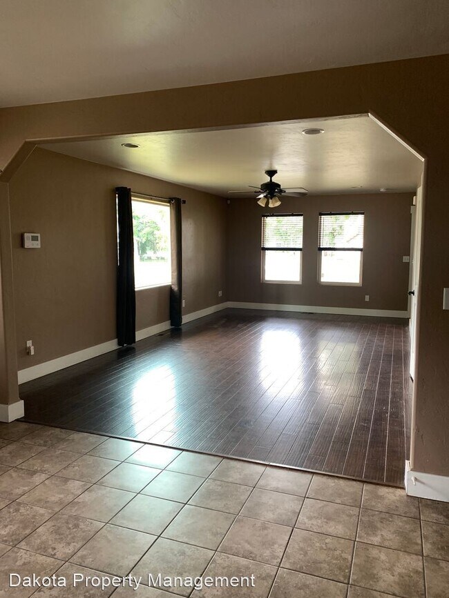 Foto del edificio - 2 br, 2.5 bath House - 21 8th St NW